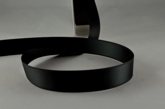 Ruban en satin noir 25 mm x 25 mètres